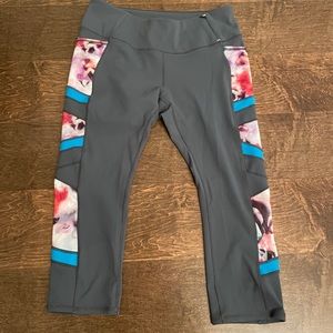 CALIA by Carrie Underwood Crop leggings